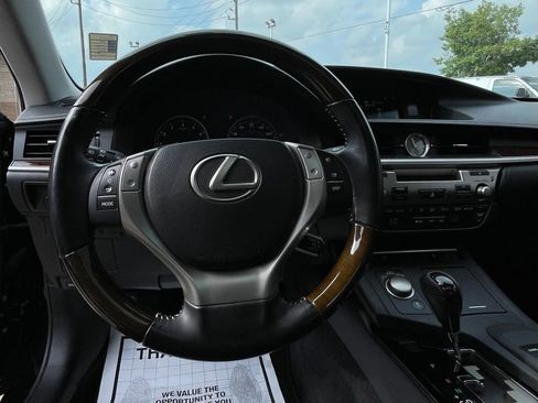 Used 2015 Lexus ES 350 w/ Premium Package FWD image 18