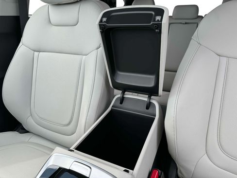 New 2025 Hyundai Tucson SEL image 18