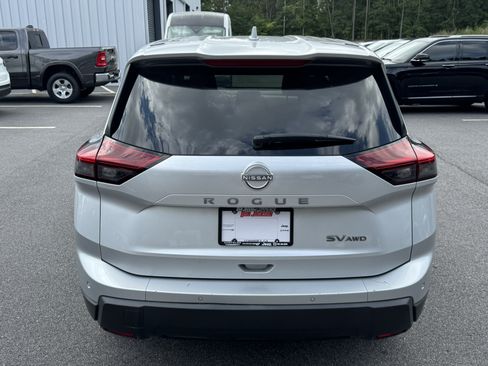 Used 2024 Nissan Rogue SV AWD/4WD image 6