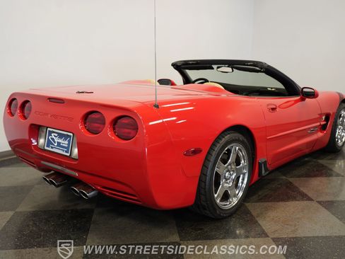 Used 1999 Chevrolet Corvette Convertible w/ Memory Pkg RWD image 12
