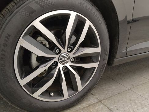 Used 2025 Volkswagen Jetta SE image 31