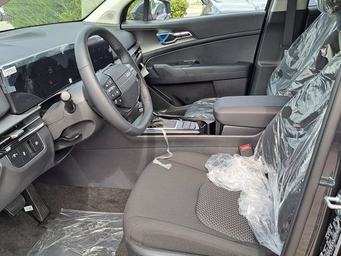 New 2026 Kia Sportage LX image 12