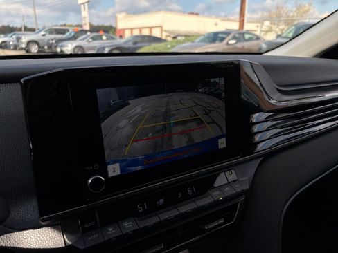 Used 2025 Toyota Camry LE image 23