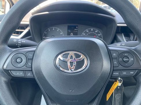 Used 2025 Toyota Corolla LE FWD image 18
