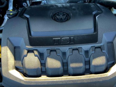 Used 2022 Volkswagen Tiguan SE image 61