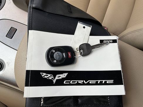 Used 2005 Chevrolet Corvette Convertible w/ Preferred Equipment Group RWD image 14