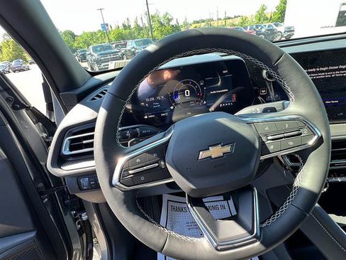 New 2026 Chevrolet Traverse LT w/ Driver Confidence Package AWD/4WD image 13