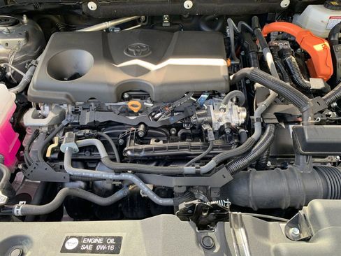 Used 2025 Toyota RAV4 LE image 31