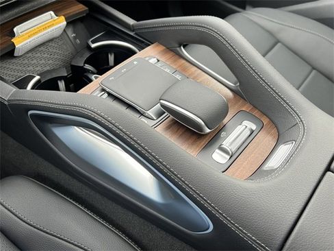 Used 2025 Mercedes-Benz GLS 450 4MATIC image 34