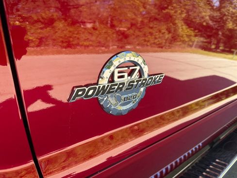 Used 2014 Ford F250 Lariat w/ Chrome Package image 9