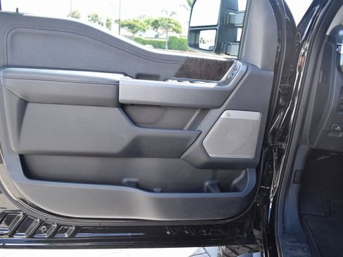 Used 2025 Ford F350 Lariat image 23