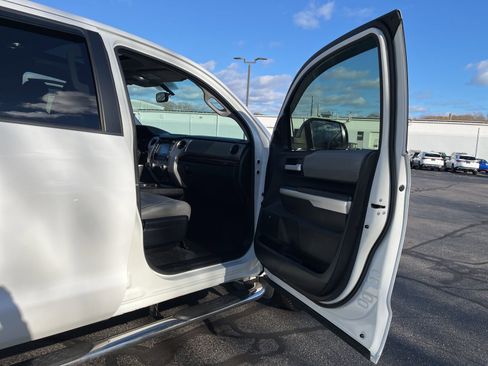Used 2016 Toyota Tundra Limited image 19