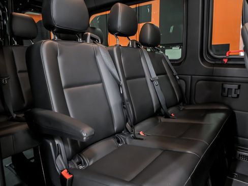 Used 2024 Mercedes-Benz Sprinter 2500 image 12
