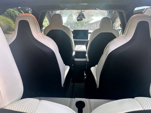 Used 2022 Tesla Model X image 67