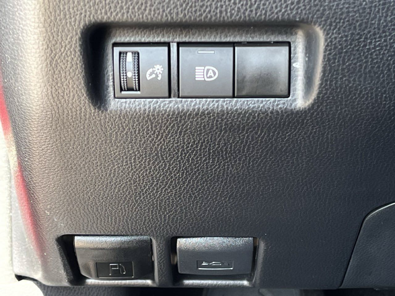 Used 2025 Toyota RAV4 XLE AWD/4WD image 20