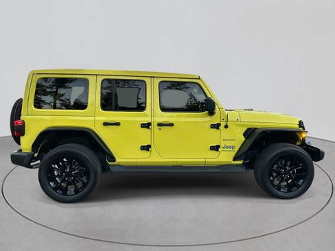 Used 2023 Jeep Wrangler Unlimited Sahara image 7