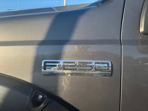 Used 2005 Ford F250 XL image 11