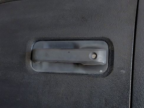 Used 2017 Ford F250 XLT w/ XLT Value Package image 39