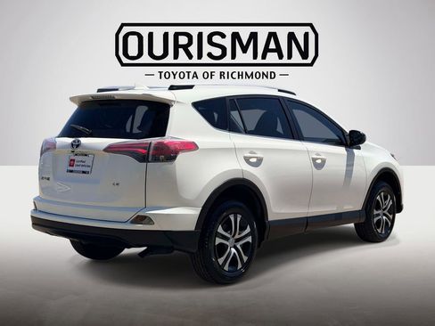 Certified 2018 Toyota RAV4 LE FWD image 21