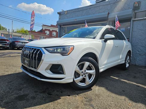 Used 2020 Audi Q3 2.0T Premium w/ Convenience Package image 4