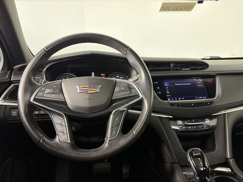 Used 2020 Cadillac XT5 Premium Luxury image 9