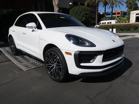Used 2023 Porsche Macan image 51
