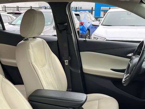 Used 2024 Buick Encore GX Avenir w/ Avenir Convenience Package image 6