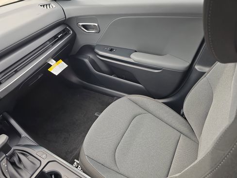 New 2025 Kia K4 LXS image 17