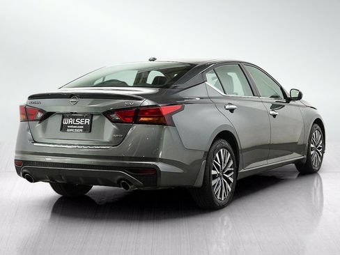 Used 2023 Nissan Altima 2.5 SV w/ SV Premium Package AWD/4WD image 5