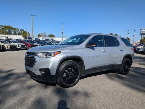 Used 2021 Chevrolet Traverse LS image 7