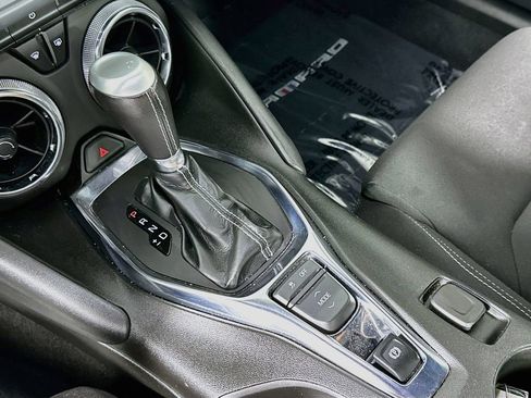 Used 2023 Chevrolet Camaro LT RWD image 18