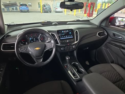 Used 2018 Chevrolet Equinox LT w/ Sun & Infotainment Package AWD/4WD image 3