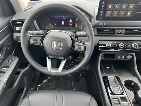 Used 2026 Honda Pilot Touring image 13