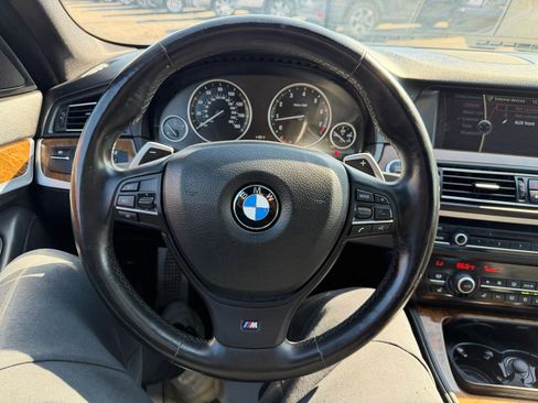 Used 2012 BMW 550i Sedan image 17