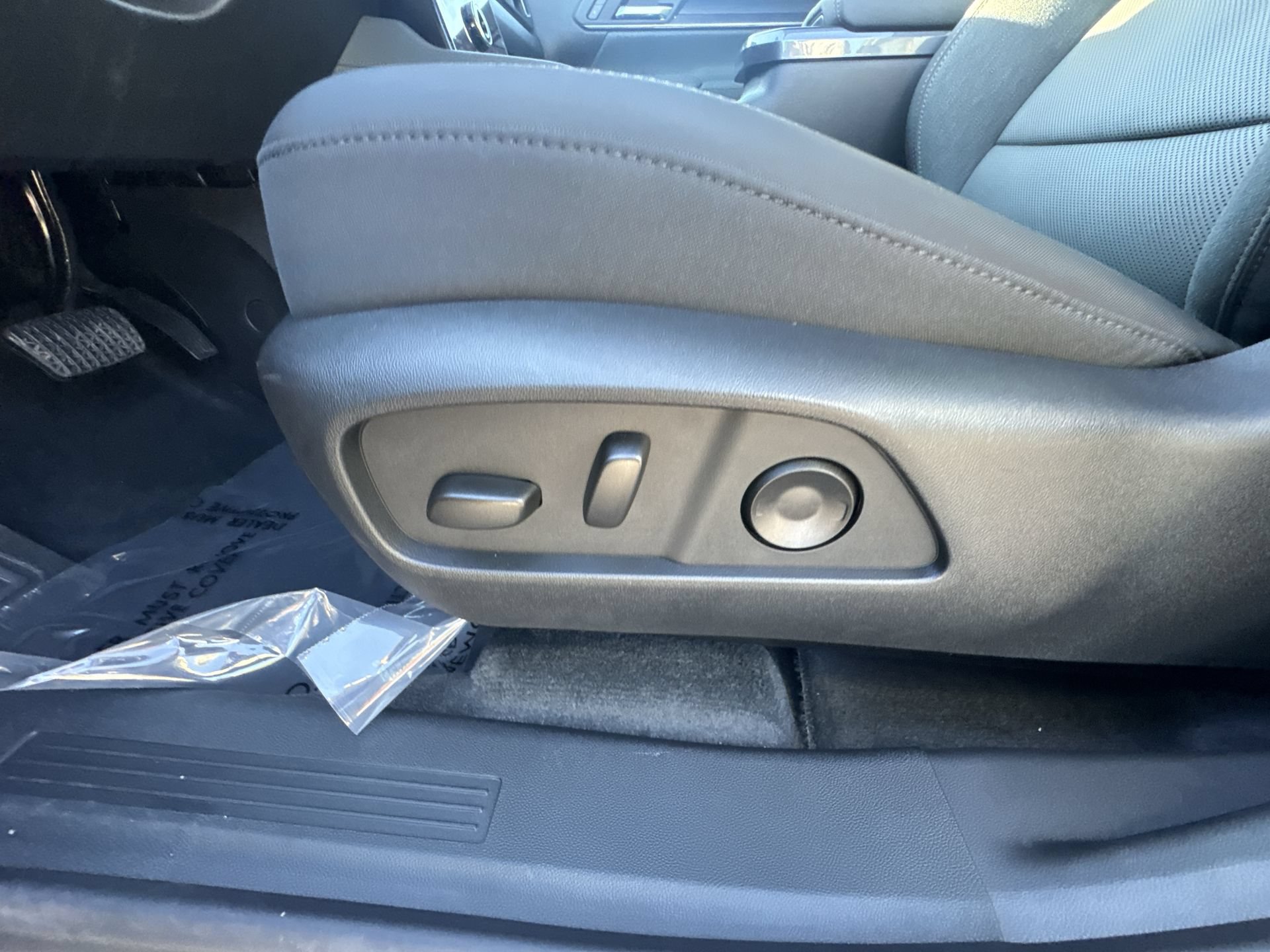 New 2027 GMC Terrain AT4 w/ Convenience Package III AWD/4WD image 14