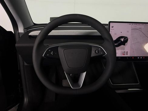 Used 2026 Tesla Model Y 2WD image 33
