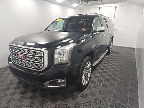 Used 2016 GMC Yukon XL SLT w/ Open Road Package AWD/4WD image 3