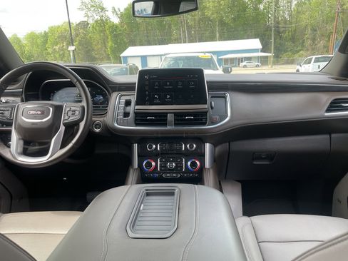 Certified 2023 GMC Yukon XL SLT w/ SLT Luxury Package RWD image 13
