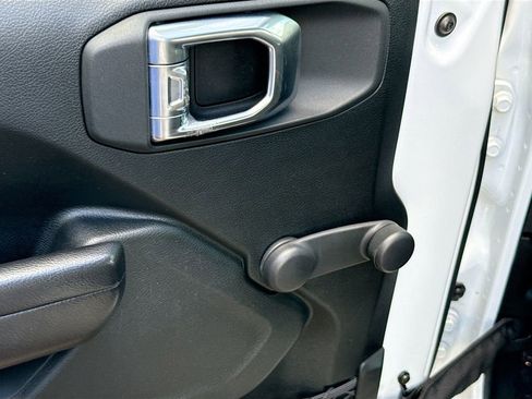 Used 2021 Jeep Wrangler Sport image 19