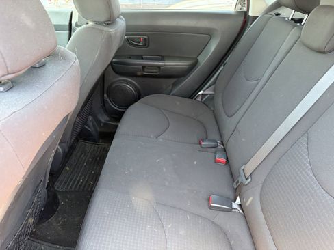 Used 2013 Kia Soul FWD image 11