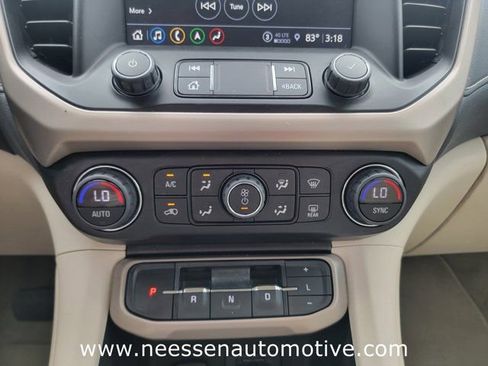 Used 2023 GMC Acadia Denali AWD/4WD image 25