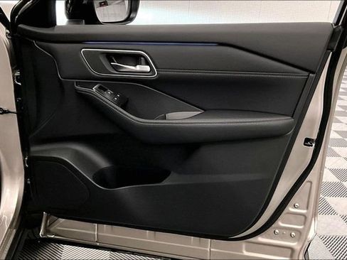 New 2026 Nissan Rogue Platinum image 38