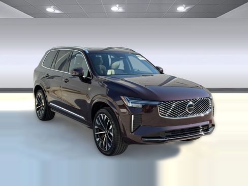 Certified 2026 Volvo XC90 B5 Core w/ Protection Package AWD/4WD image 7