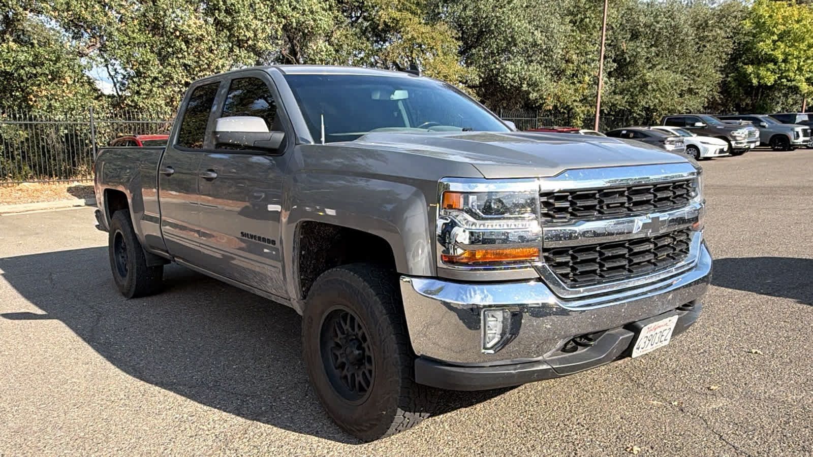 Used 2017 Chevrolet Silverado 1500 LT w/ All Star Edition AWD/4WD image 3