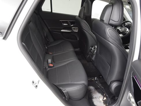Used 2024 Mercedes-Benz GLC 300 image 19
