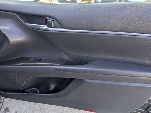 Used 2024 Toyota Camry SE image 31