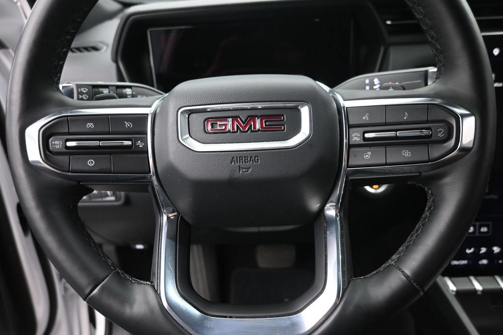 Used 2025 GMC Terrain Elevation AWD/4WD image 17