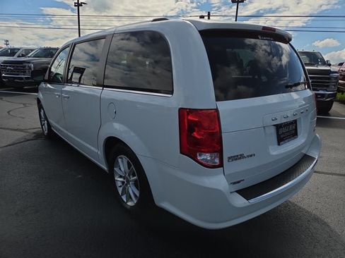 Used 2019 Dodge Grand Caravan SXT FWD image 4