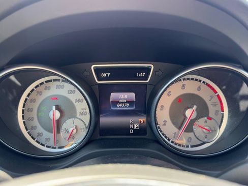 Used 2017 Mercedes-Benz GLA 250 4MATIC w/ Premium Package image 9