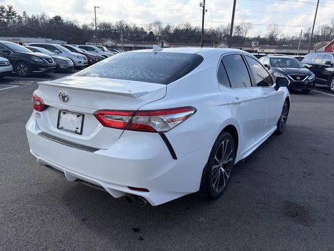 Used 2020 Toyota Camry SE image 8